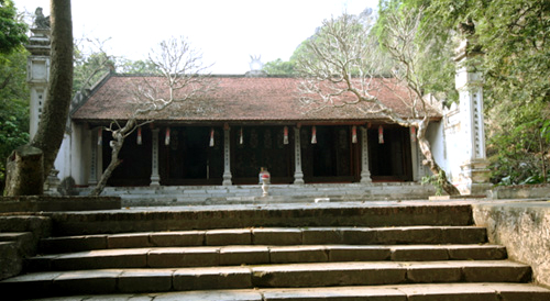 Thắng cảnh Ch&ugrave;a Trầm giữa H&agrave; Nội